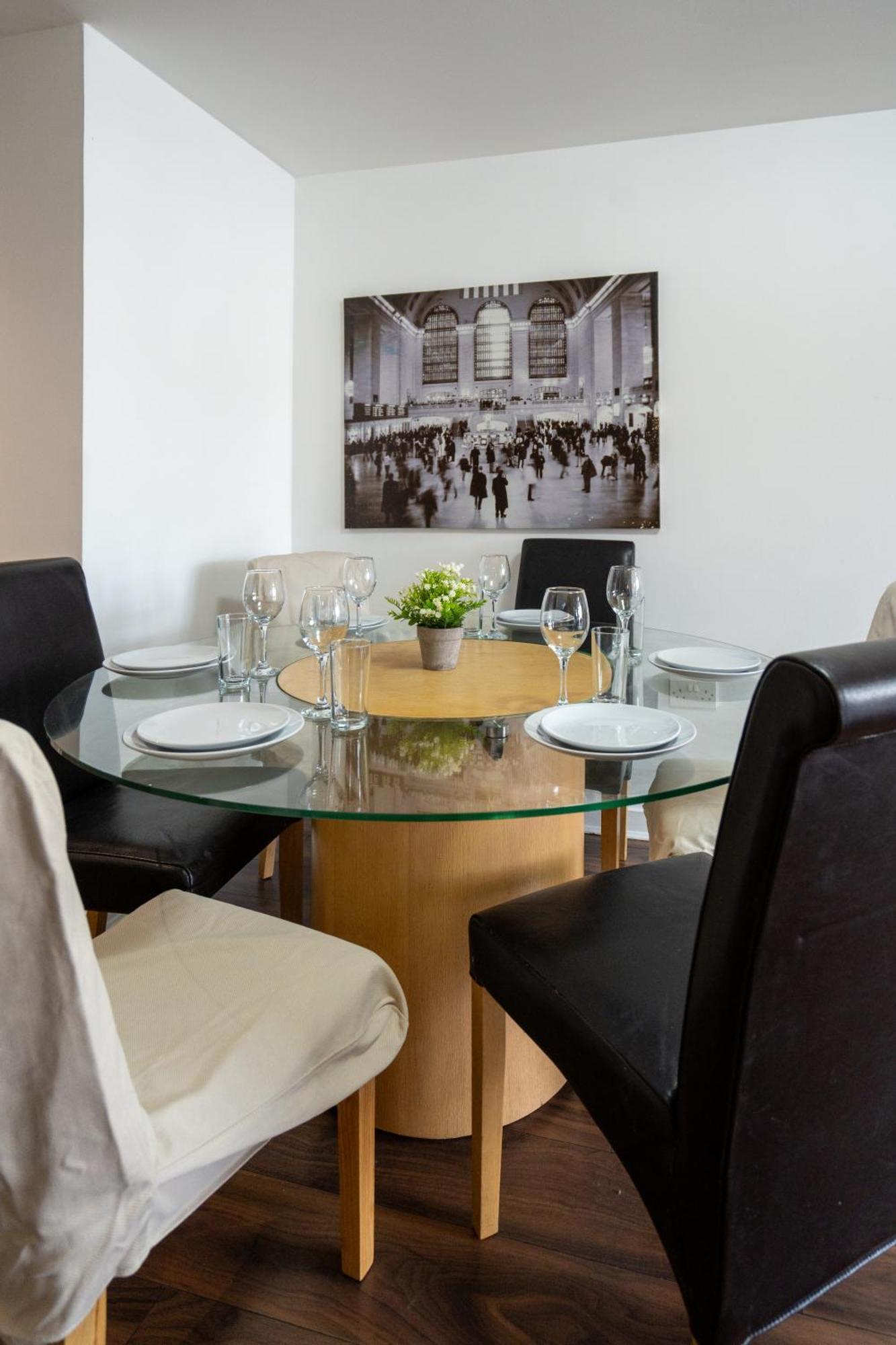 Movie House Executive Suite - Secure Free Parking Белфаст Екстериор снимка